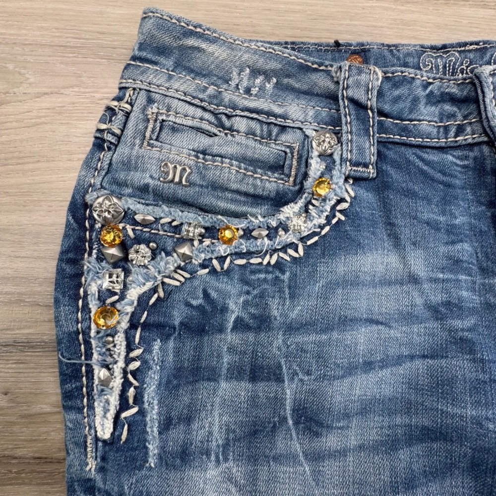 Miss Me Signature Cuffed Capri Jeans Size 27 Medium Wash Embellished JP5755P4 - Picture 10 of 16